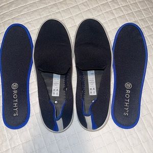 Rothy’s slip on sneakers size 8/ EUC/Black